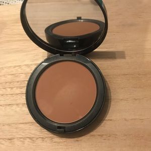 Bobbi brown bronzing. Powder